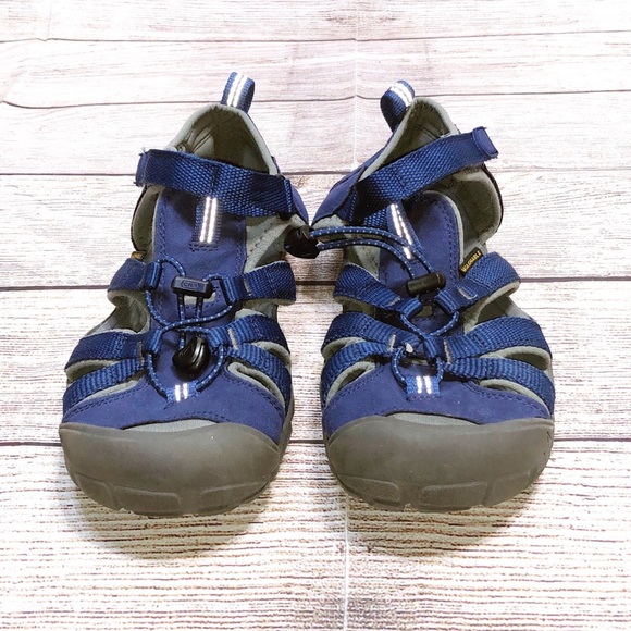 Kids Blue and Grey Outdoor Sandals Size 5 - Picture 1 of 11